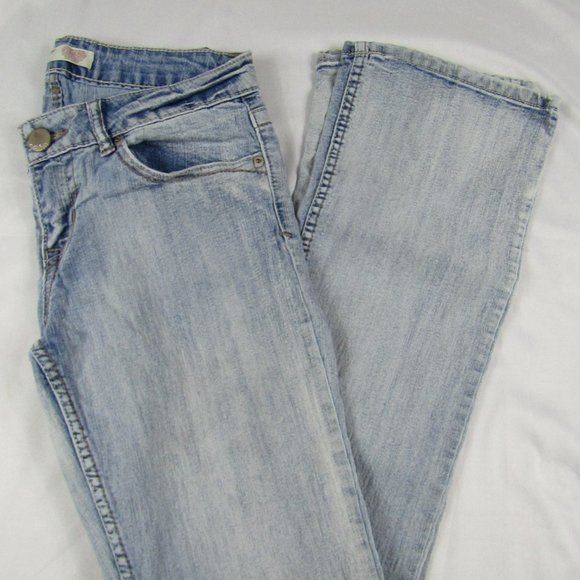 Women's | No Boundaries | Stretchy | Flared Jeans | Size 7 - Picture 6 of 6